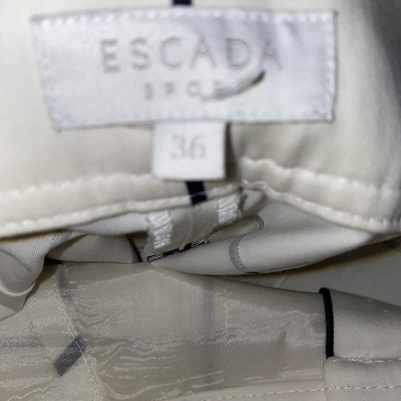 Escada Windowpane Patterned Shorts - Picture 9 of 9